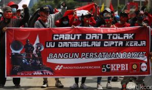 massa-buruh-longmarch-ke-patung-kuda-1_169