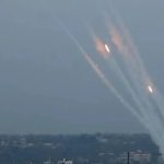 brigade-alqassam-hamas-hujani-tel-aviv-dengan-roket-balas-pengeboman-brutal-israel-eni