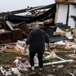 tornado-dahsyat-sapu-amerika-serikat-33-orang-tewas-ova