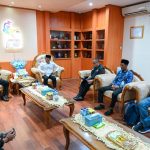 photo_6080152543025022699_y