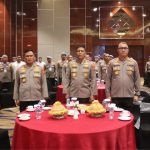 photo_6239937704531969963_y