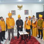 photo_6251527806924211863_y