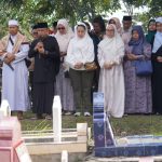 photo_6253573585746644770_y