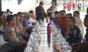 photo_6102509381107780418_x