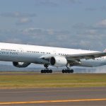 1200px-Cathay_Pacific_Boeing_777-300_Pichugin-1