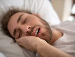 Sering Tidur dengan Mulut Mangap? Hati-hati, Rahang Jadi Tidak Simetris