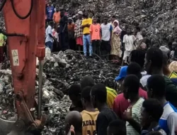 30 Orang Tewas Terkubur Saat Gunung Sampah Longsor