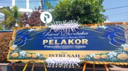 Polda Minta Warga Tidak Perlu Resah Viralnya Karangan Bunga Pelakor di Depan Bank Sulteng